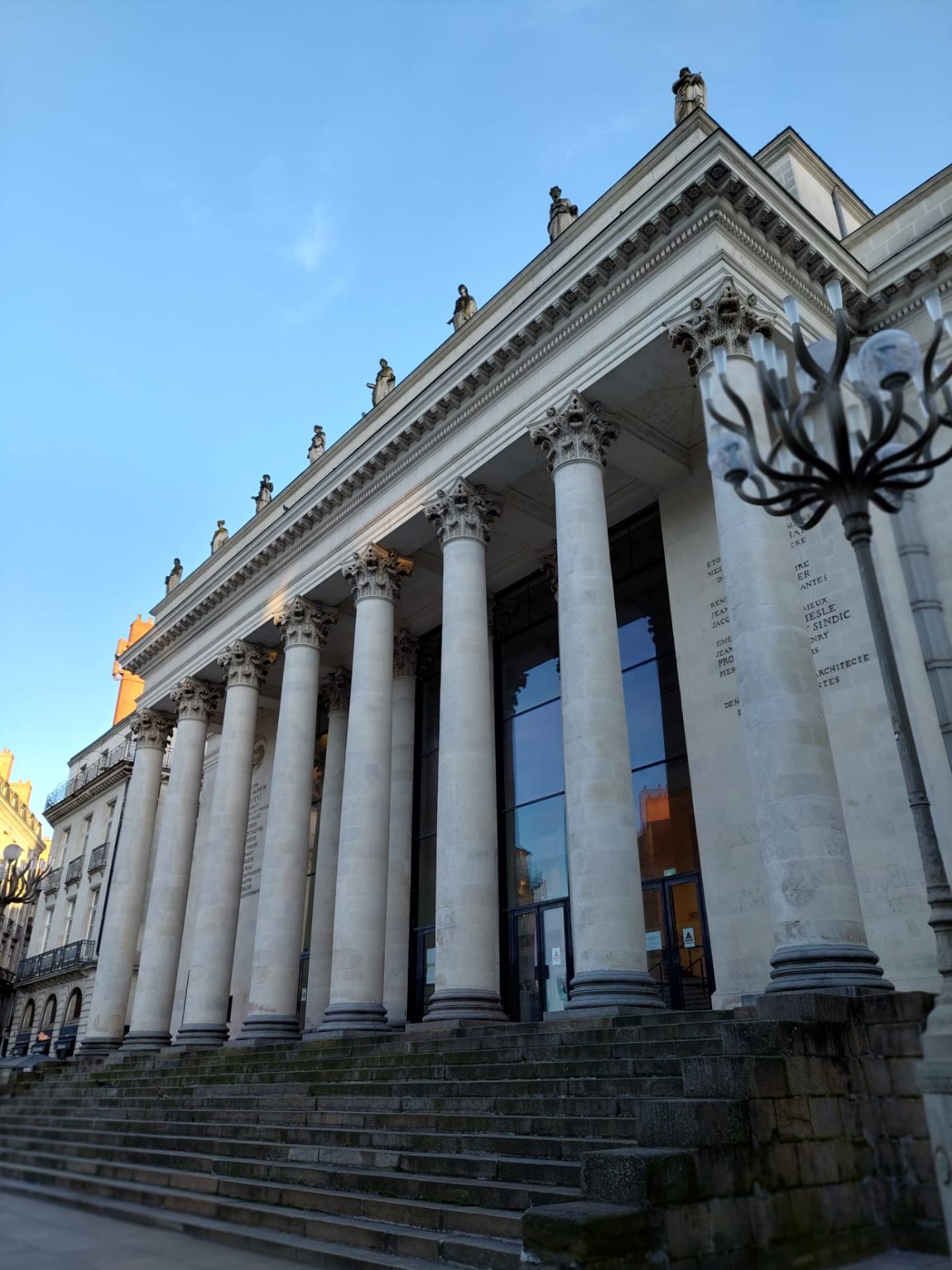 Opéra : ça va mieux en le chantant